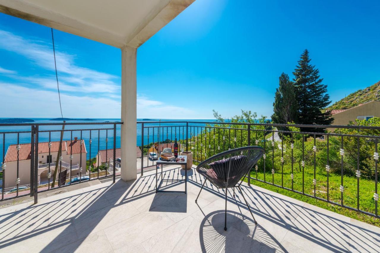 Golden Seaview Holiday Home Mlini Exterior photo