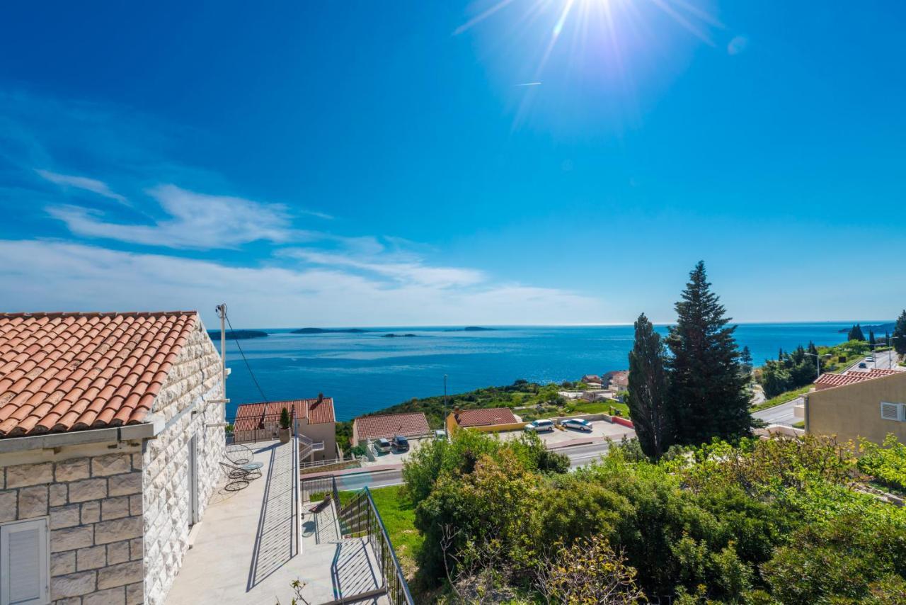 Golden Seaview Holiday Home Mlini Exterior photo